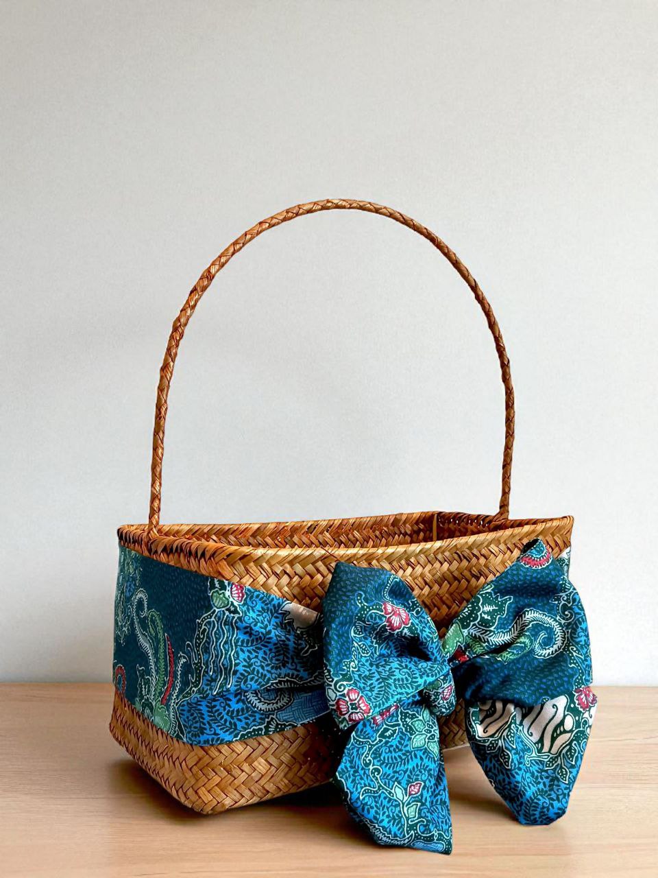 Traditional Bamboo Hamper Basket with Handle