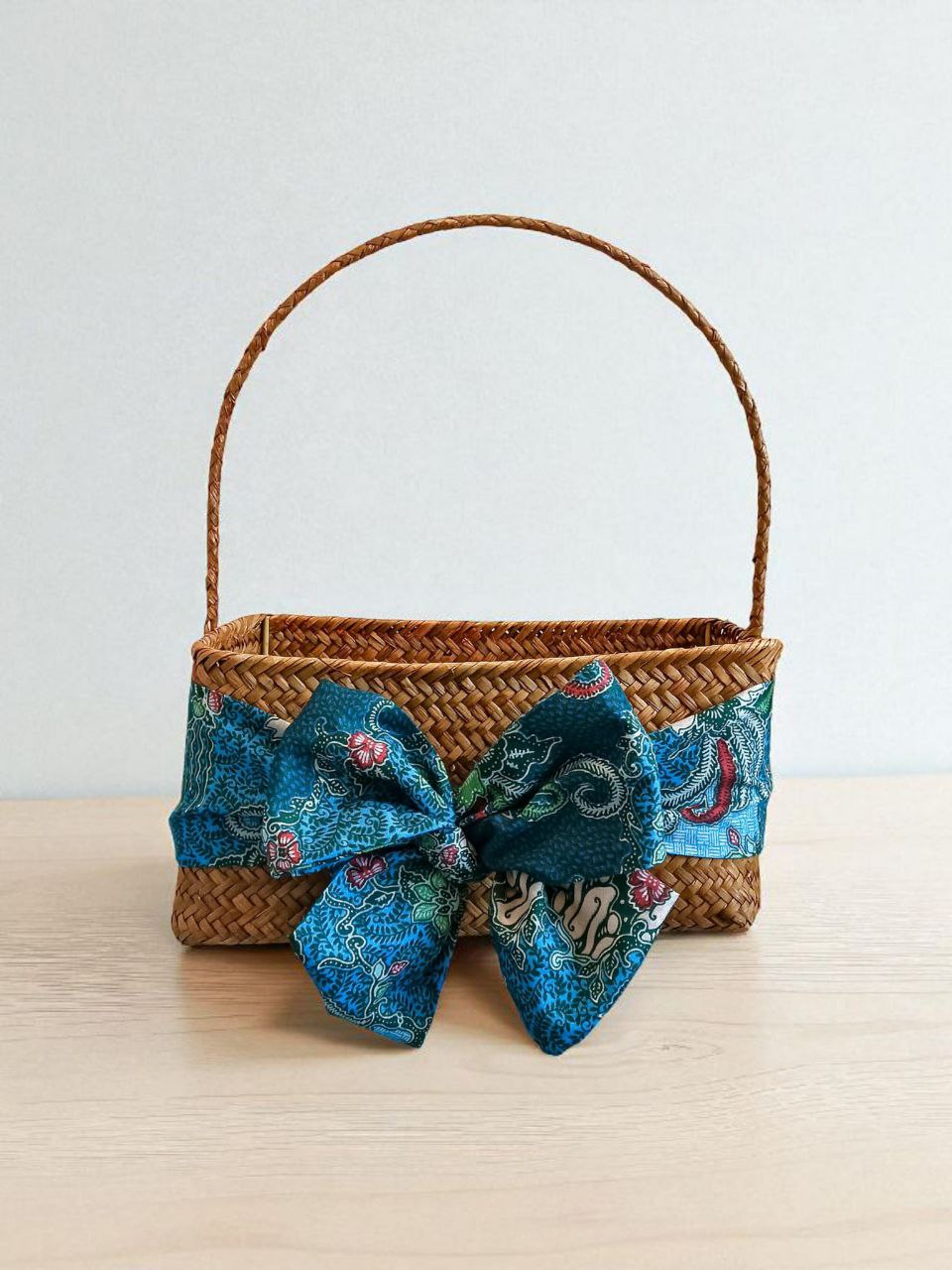 Traditional Bamboo Hamper Basket with Handle