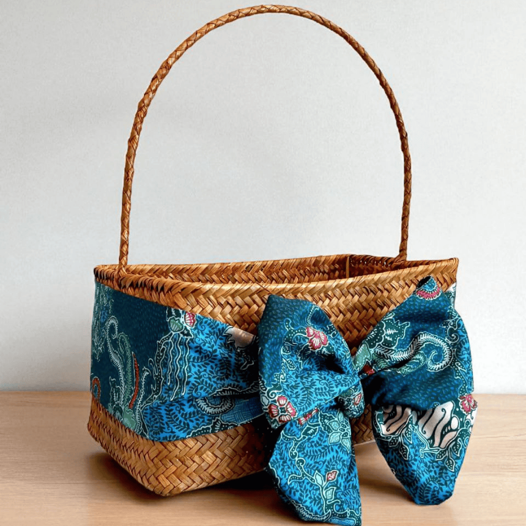 Traditional Bamboo Hamper Basket with Handle