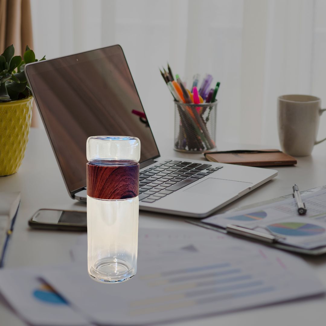 Glass bottle with tea filter (wood design)