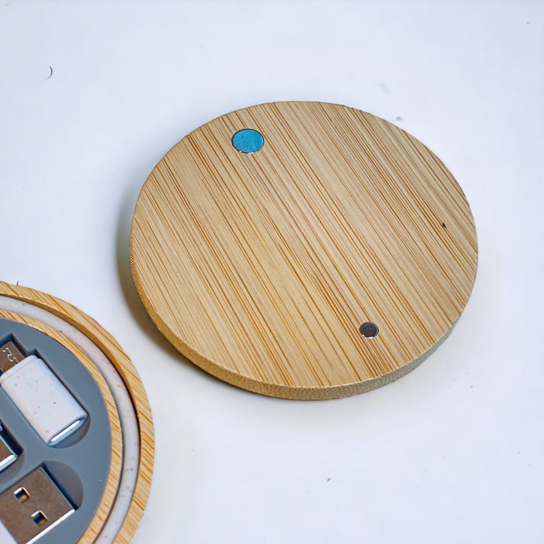 5-in-1 Cable Connector in Bamboo Case