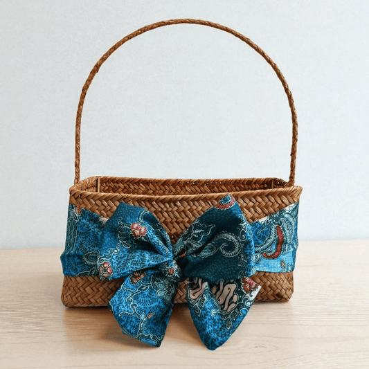 Traditional Bamboo Hamper Basket with Handle
