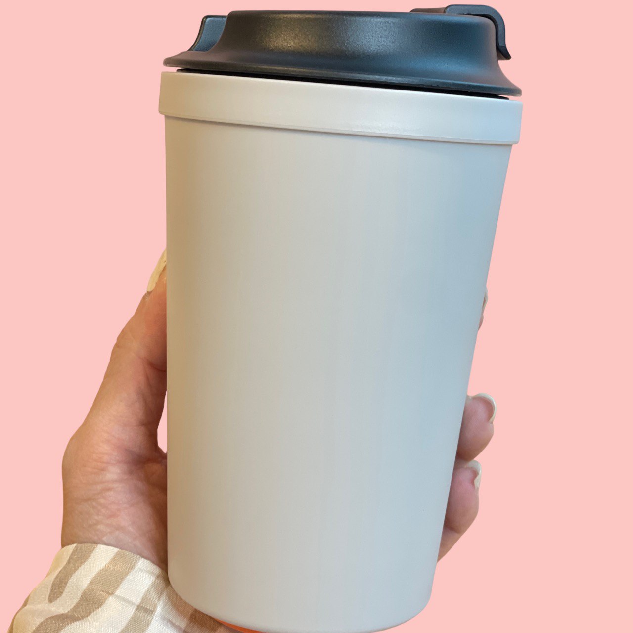 Double wall BP free coffee cup with suction