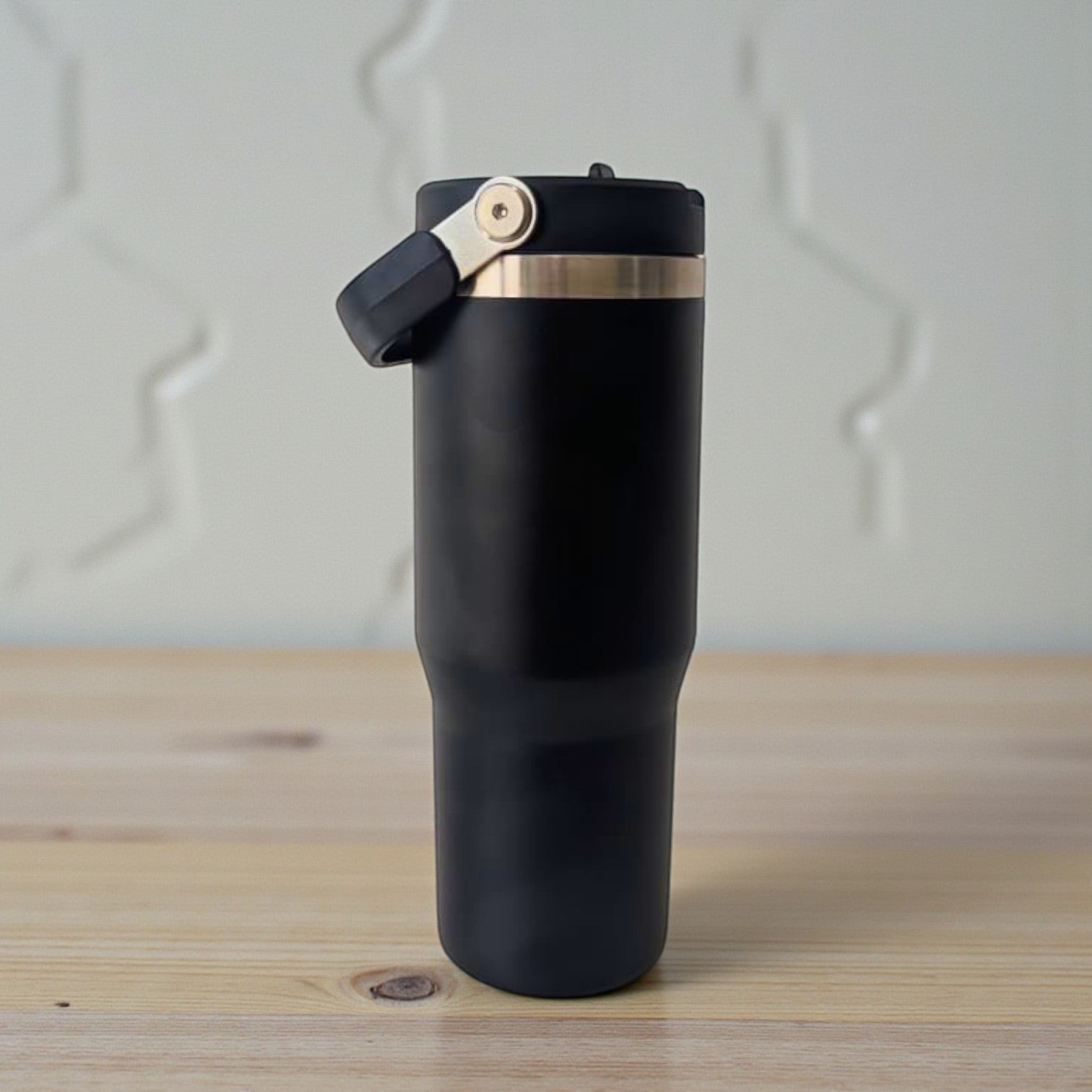 Large Thermos Stainless Steel Tumbler with Handle (700ml)