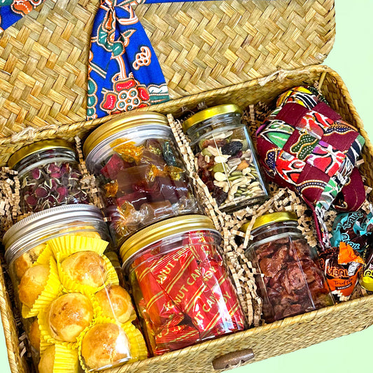 Malaysia Local Snacks in Traditional Rattan Gift Basket