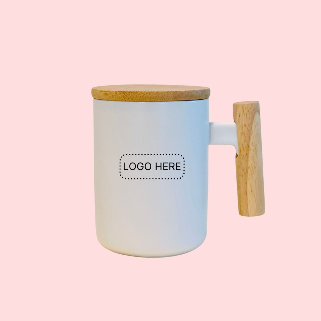 Ceramic mug with bamboo lid and handle